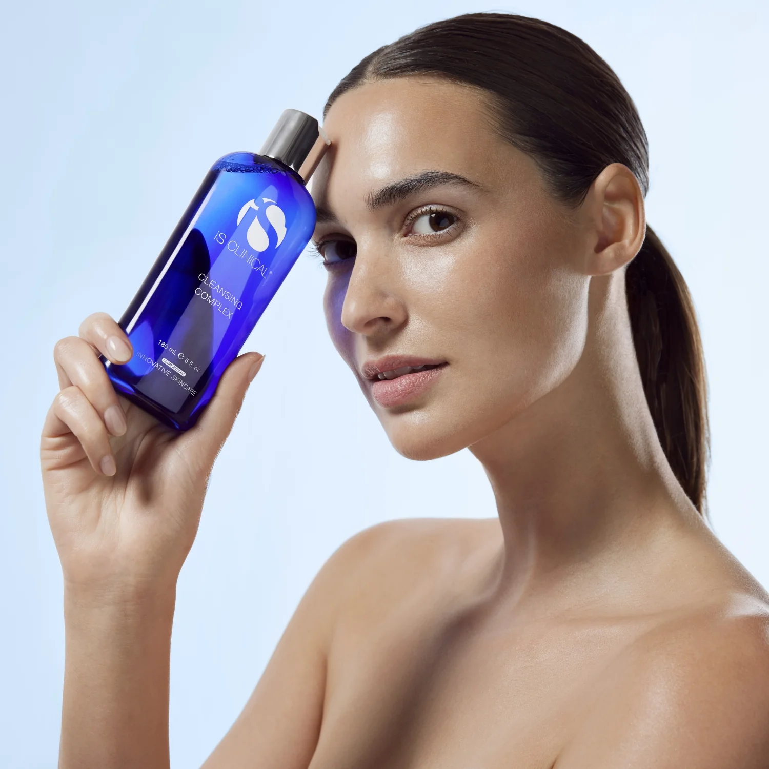 iS Clinical | Cleansing Complex 180ml - Image 2